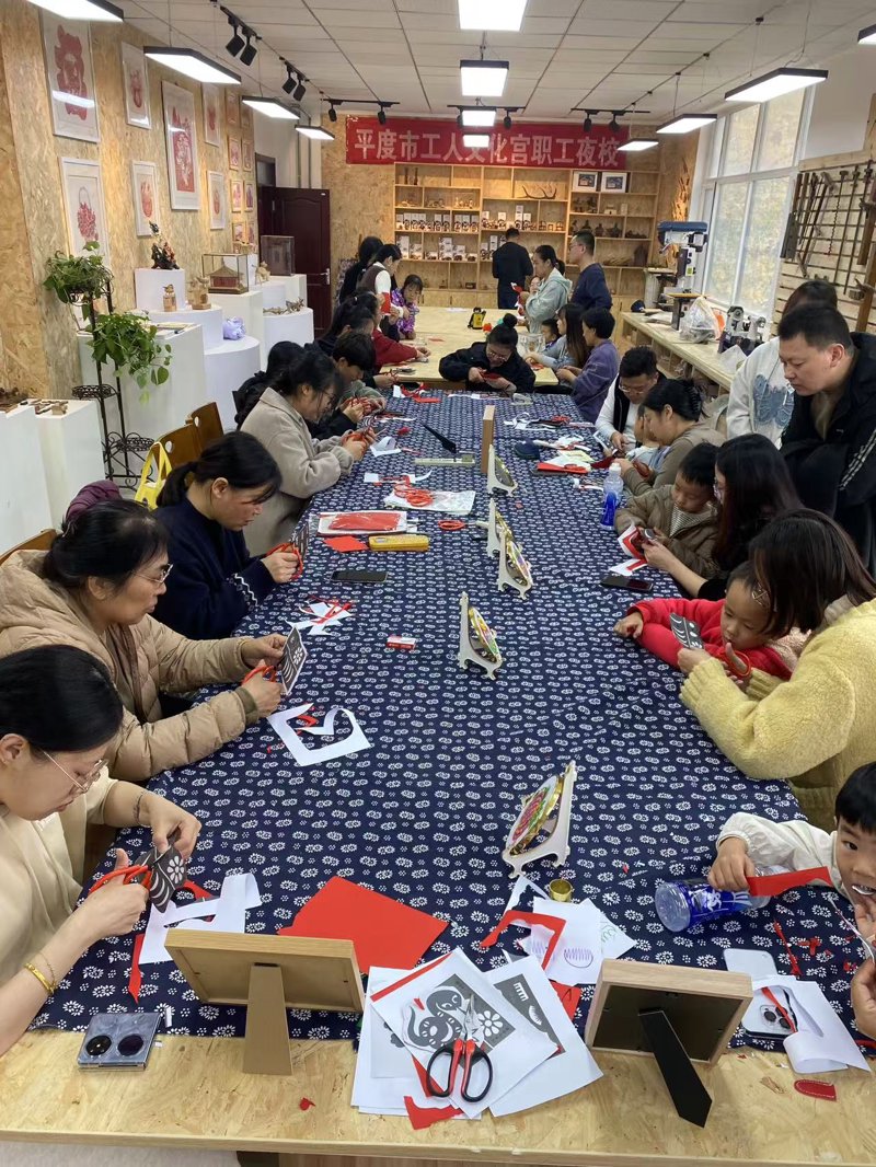 如何帮助身边的困难职工渡过难关？这不仅是企业社会责任的体现，更是构建和谐社会的重要举措。